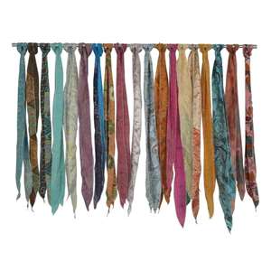 Pañuelo de Seda Multicolor Vintage, Estampado a Mano con Temática Boho, para el Cuello, Accesorio de Moda para la Primavera - Product Image 1
