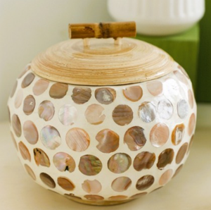 Pot en bambou naturel avec surface lisse et joint étanche pour une utilisation quotidienne élégante et fonctionnelle - Product Image 1