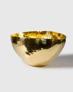 Cuenco de latón floral en relieve con un elegante estilo artesanal perfecto para cenas tradicionales o centros de mesa festivos - Product Image 6