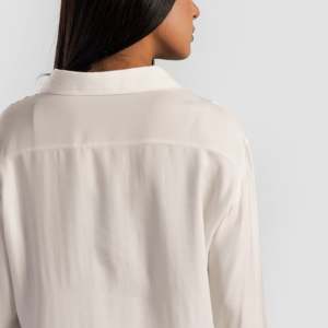 Camisa tipo top cruzada Harmony Outwear blanca con cuello asimétrico de popelina, lino y algodón tejido, holgada, informal y formal, talla XL para otoño y primavera - Product Image 6