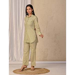 Conjunto de Dos Piezas de Algodón Bordado Barik Butti en Verde Pastel, Estilo Casual, Corte Recto, con Botones, Disponible en Tallas XXL, XL, L, 3XL, 4XL, 5XL, 6XL - Product Image 4