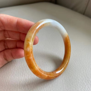 Brazaletes anchos de resina para la venta desde la India - Product Image 1