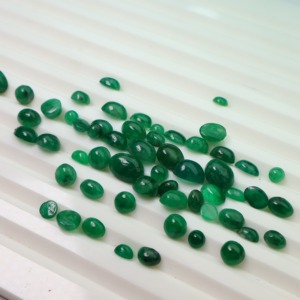 Fabricación de piedras preciosas sueltas cabujón Esmeralda Swat natural para fabricante de joyería - Product Image 5
