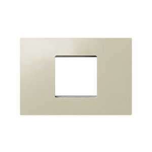 Cornice avorio con 2 semielementi e telaio per box americano (Simon 27 Play 2700612-031) - Product Image 1
