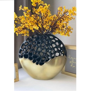 Diseño personalizado hecho a mano mejor para la decoración del hogar florero dorado y florero hecho a mano mejor decoración interior y diseño hecho a mano - Product Image 5