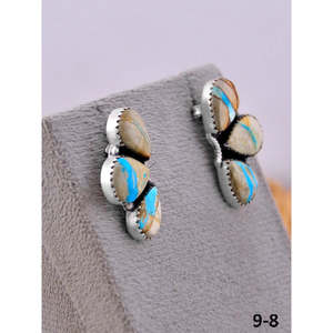 Boucles d'oreilles pendantes artisanales en turquoise de Royston et argent sterling, serties d'une fleur en forme de ruban - Product Image 3