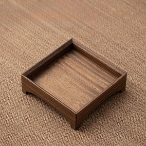 Bandeja cuadrada de madera de nogal hecha a mano elegante y versátil, bandeja de servicio duradera para accesorios de vajilla modernos al precio más bajo - Product Image 1