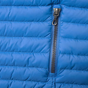 เสื้อกั๊กพัฟเฟอร์สำหรับผู้ชายสำหรับฤดูหนาว ออกแบบมาเพื่อความสบาย อุ่น และเข้ากับการแต่งตัวในชีวิตประจำวันได้หลากหลาย - Product Image 3