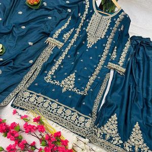 Costume de designer indien pakistanais en coton de qualité supérieure avec broderie Plazzo & Dupatta pour mariages, fêtes et événements spéciaux - Product Image 1