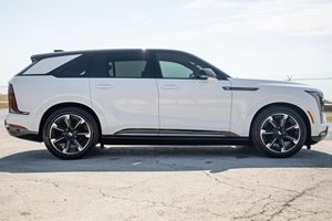 2025 Cadillac Escalade IQ Sport 2 Gasolina, Bajo Kilometraje - Product Image 3