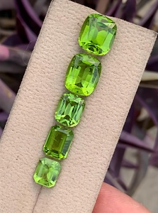 Gema de Peridoto Facetada de Primera Calidad - Gemas de Peridoto de Color Verde Intenso - Piedra Natural Tallada, Regalo Perfecto para Ella - Product Image 3