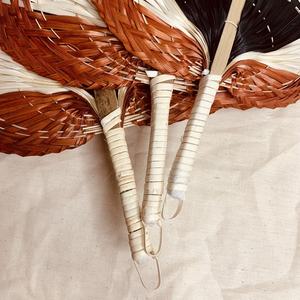 พัดฝ่ามือสไตล์วินเทจแบบปรับแต่งได้งานหัตถกรรมทำจากธรรมชาติจากเวียดนาม - Product Image 3