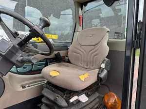 Chariot télescopique compact Kubota KTH4815-2, hauteur de levage 4,8 m, charge nominale 2 tonnes, 4x4, diesel, moment de charge élevé, benne avant - Product Image 6