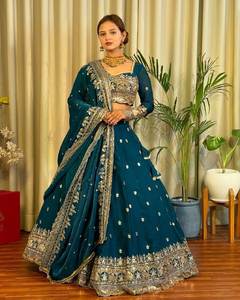 Elegante Salwar Kameez LEHENGA de Satén con Bordado Multidiseño para Bodas Indias/Pakistaníes, Corte Entallado, Listo para Usar - Product Image 5