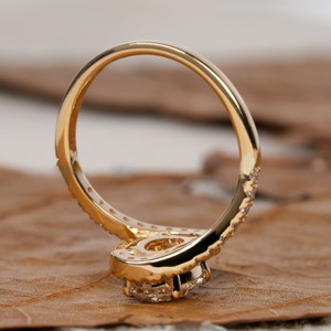 Bague de mariage en diamant de laboratoire de taille ovale et ronde Bague de fiançailles avec pavé de dérivation Igi Certificate Cvd Jewelry Yellow Gold - Product Image 3