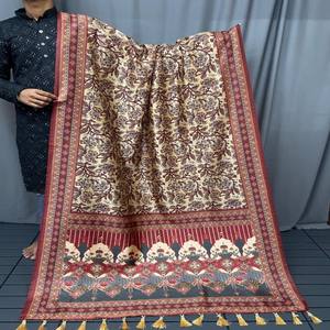 Sari en soie à imprimé numérique VASTRA COTTAGE avec une belle bordure tissée, un pallu riche en franges et un chemisier assorti, drapé doux et facile - Product Image 2