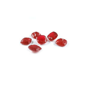 Rubis naturel de Bangkok, pierre brute, qualité supérieure, 10 mm et 11 mm, taille coussin calibrée, couleur rouge, hauteur 8 mm - Product Image 1