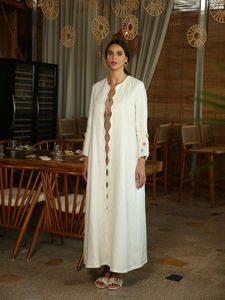 Venta al por mayor de lujo personalizado Beige Abaya XXL satén vestido islámico inspirado Dubai volante estilo adultos alta calidad seda antiarrugas - Product Image 2