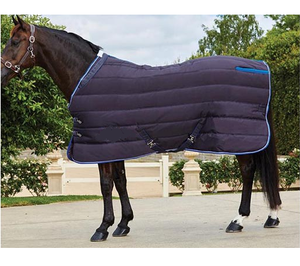 Proteja su caballo con alfombras estables para interiores que son fáciles de limpiar y construidas para la comodidad en climas fríos - Product Image 2