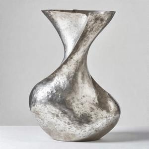 Vase en nickel TranquilForm avec texture tactile artistique Design en relief floral Décoration d'intérieur Déclaration d'accent - Product Image 4