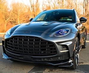 As-ton Mar-tin D B X707, 2024, moteur V8 biturbo de 4,0 L, prix imbattable, soigneusement utilisé - Product Image 1