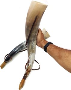 Corne à boire viking classique médiévale, corne de buffle écologique, fabriquée à la main, boisson sûre pour les célébrations, cosplay - Product Image 1