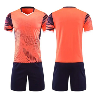 Maillots d'équipe de football en gros uniformes de football personnalisés vêtements de sport en polyester à séchage rapide respirant uniformes de football en gros - Product Image 5