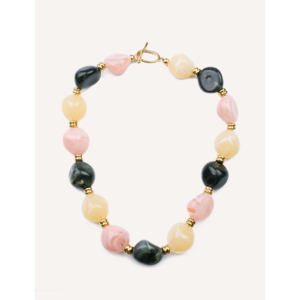 Collana CUCOCUCA fatta a mano 464250650 con pietre in resina multicolore e perline in acciaio inossidabile placcato oro, un audace statement di moda - Product Image 2