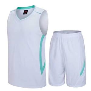 Uniforme de baloncesto de secado rápido de alta calidad: camiseta y pantalones cortos sin mangas con sublimación personalizada con diseño de logotipo - Product Image 4