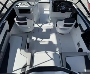 Bateau de travail Yamaha SX195 2025, remorqueur, JetDrive, 1812 cm³, suralimenté, 4 cylindres, 4 temps, haute performance, 8 personnes, remorque - Product Image 2