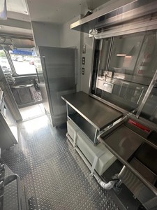 Food truck avec cuisine neuve à vendre - Product Image 4