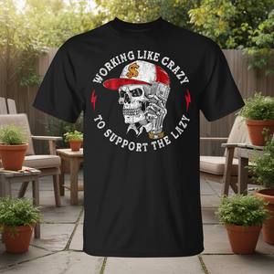 T-shirt Promozionale: Supporta il Scheletro Pigro che Lavora a Grosso Ritmo sul Retro - Product Image 3