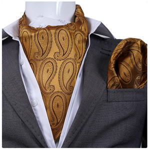 Ensemble de foulards Ascot et pochettes de costume Paisley Doré pour le marié, 100% Polyester, Exclusif - Product Image 1