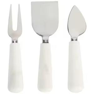 Juego de cuchillos de espátula de queso de acero inoxidable plateado con mango martillado para hoteles, restaurantes, bodas en casa - Product Image 2