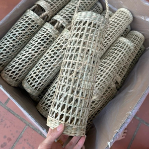 Meilleure vente de porte-bouteille de vin écologique en jacinthe d'eau Vietnam Fabriqué à la main en osier Design de style floral Prix plat en rotin - Product Image 1