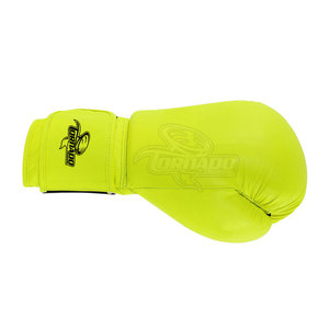 Gants de boxe Muay Thai MMA de haute qualité - Logo personnalisé, cuir imperméable, gants d'entraînement, couleur personnalisée et unisexe - Product Image 6