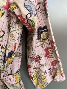 Robe de chambre matelassée Kantha vintage faite à la main veste en toile pour vêtements de plage d'hiver - Product Image 3