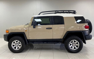 Pre-Owned 2022 TOYYOTA FJ CRUISER 4.0 V6 SUV - Product Image 2