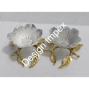 อุปกรณ์รับประทานอาหารสุดหรูชามเงินพร้อมขาตั้งสีทองลายดอกไม้และใบไม้ขายส่งสไตล์ล่าสุดชามเสิร์ฟโลหะสำหรับงานแต่งงาน - Product Image 3