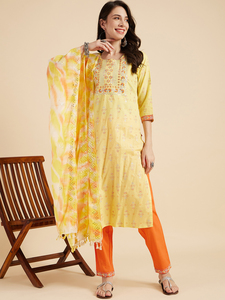 Nueva y elegante kurta de algodón con bordado en color amarillo, pantalón y hermosa dupatta para ocasiones de verano - Product Image 2