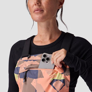 Baberos de esquí para mujer con aislamiento impermeable, pantalones de nieve de invierno personalizados con impresión de logotipo y ropa de esquí transpirable para exteriores OEM - Product Image 3