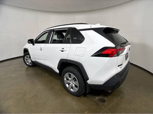 Toyota RAV 4 AWD LE 4 portes 2021, vente en gros de voitures d'occasion, vente à bas prix de carburant électrique, berline en cuir fabriquée au Japon - Product Image 3