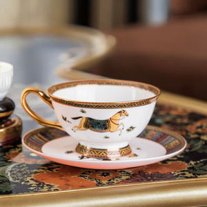 Venta al por mayor de estilo europeo de lujo de oro de cerámica juego de té de China hueso China taza de café con el caballo de un solo paquete - Product Image 3