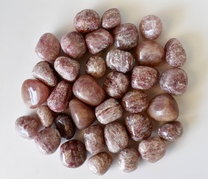 คริสตัลสตรอเบอร์รี่ควอตซ์ทรงกลมขนาด 15-30 มม. คุณภาพดี สำหรับการทำสมาธิและตกแต่งบ้าน - Product Image 3