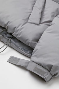 Adoptez le confort avec des doudounes ultra chaudes conçues pour le streetwear moderne et l'exploration en plein air - Product Image 5