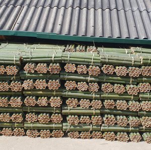 Postes de bambú duraderos, de construcción natural Material, respetuoso con el medio ambiente, versátiles, artesanías de jardín, cercado, postes de bambú sostenibles - Product Image 4