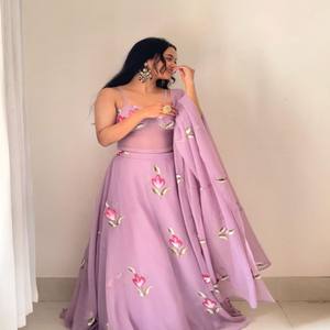 Ensemble Lehenga VASTRA COTTAGE en Georgette Pure Peint à la Main avec Blouse Rembourrée Style Corset et Dupatta Assorti – Tenue de Créateur - Product Image 4