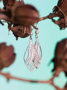 Meilleures ventes Natures Embrace-1 Boucles d'oreilles mode indienne de haute qualité directement du fournisseur avec éclat scintillant - Product Image 2