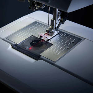 PFAFF Quilt Expression 725 Touch Screen Computerized <b>Sewing</b> <b>Machine</b> - Product Image 2