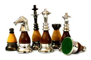 Jeu d'échecs en bois stratifié non magnétique, artisanal, en laiton romain (16 x 16 pouces) pour les enfants de 3 ans et plus - Product Image 2